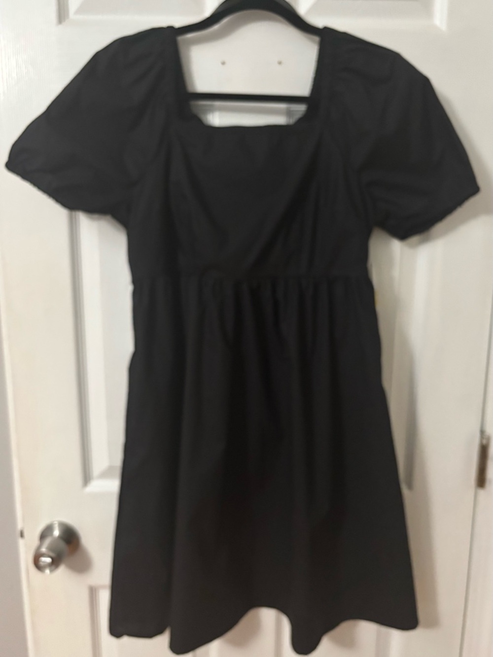 Simple Black Square Neck Puff Sleeve Dress